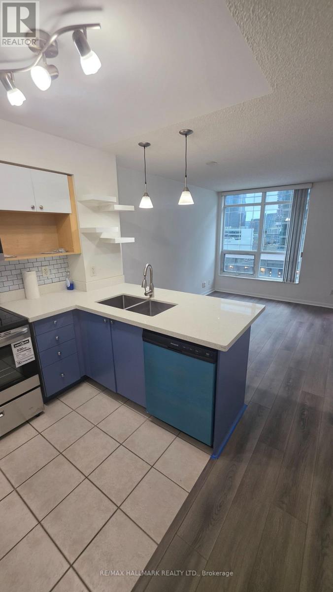 MLS® listing #30414946 for sale located at 914 - 18 YONGE STREET