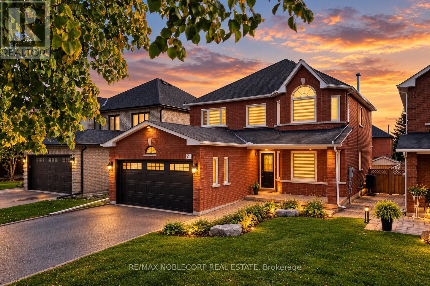 MLS® listing #30415575 for sale located at 71 CASTLEPOINT DRIVE