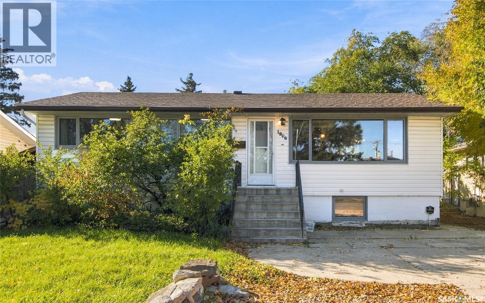 MLS® listing #30415879 for sale located at 1906 St Charles AVENUE