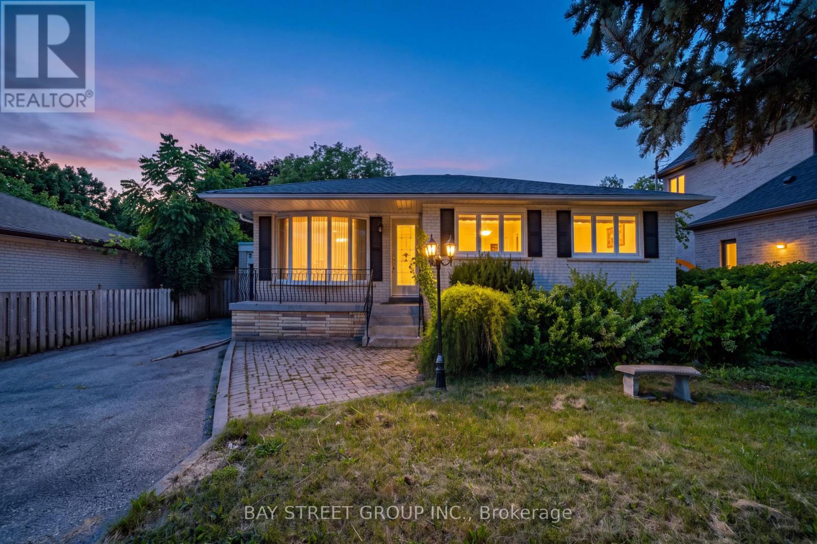 MLS® listing #30415929 for sale located at BSMT - 32 ALANADALE AVENUE