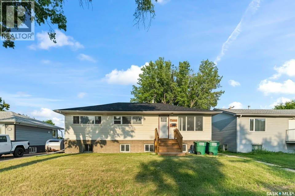 MLS® listing #30415943 for sale located at 410 P AVENUE N