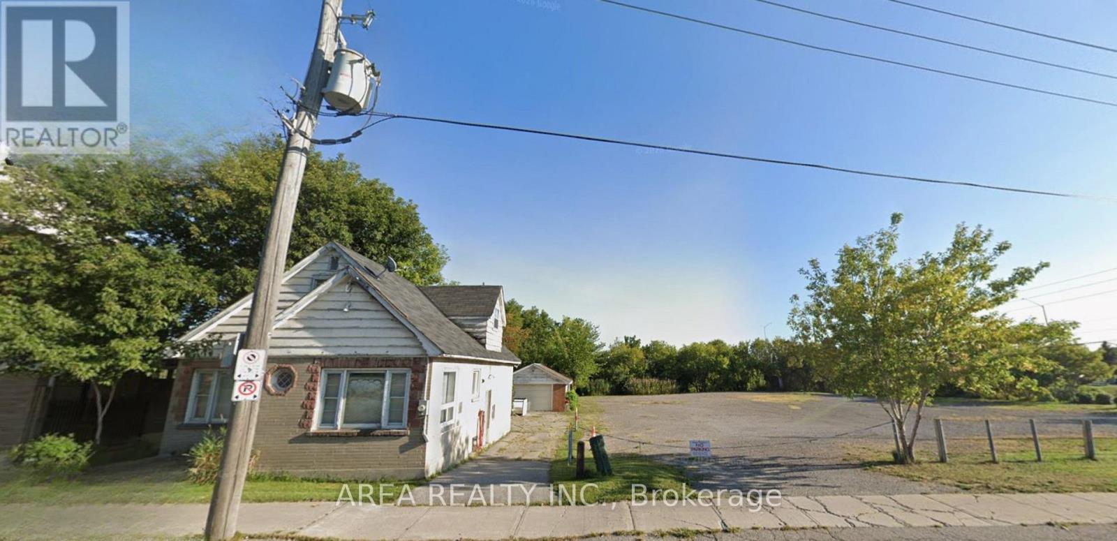 MLS® listing #30416042 for sale located at 245-255 BLOOR STREET W