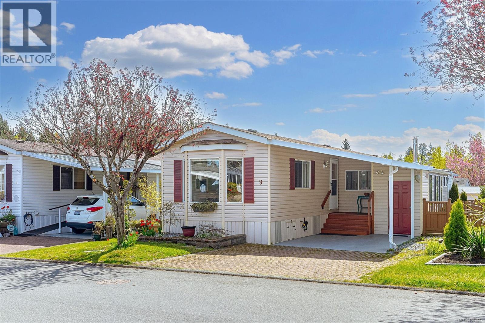 MLS® listing #30416133 for sale located at 9 7583 Central Saanich Rd