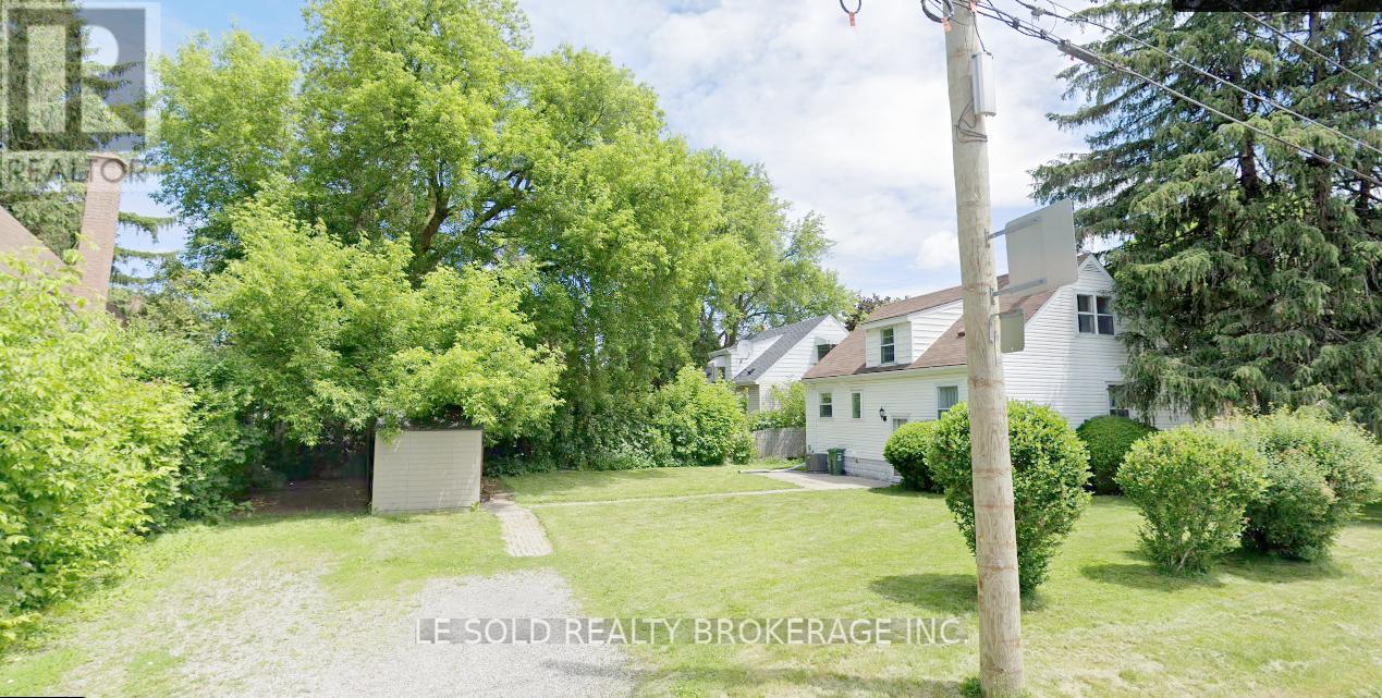 MLS® listing #30416165 for sale located at BSMT ROOM #2 - 112 LELAND STREET