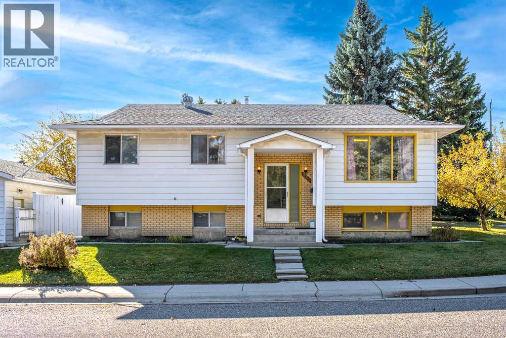 MLS® listing #30416169 for sale located at 11407 Southdale Close SW
