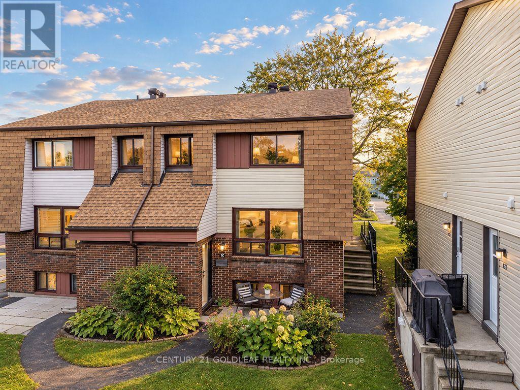 MLS® listing #30416174 for sale located at 57 - 7 WOODVALE GREEN LANE