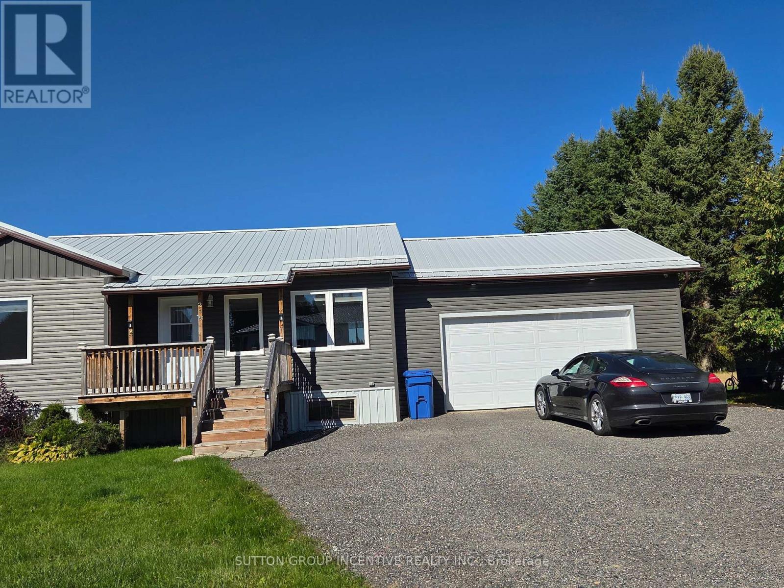 MLS® listing #30416594 for sale located at 24 BOWMAN AVENUE
