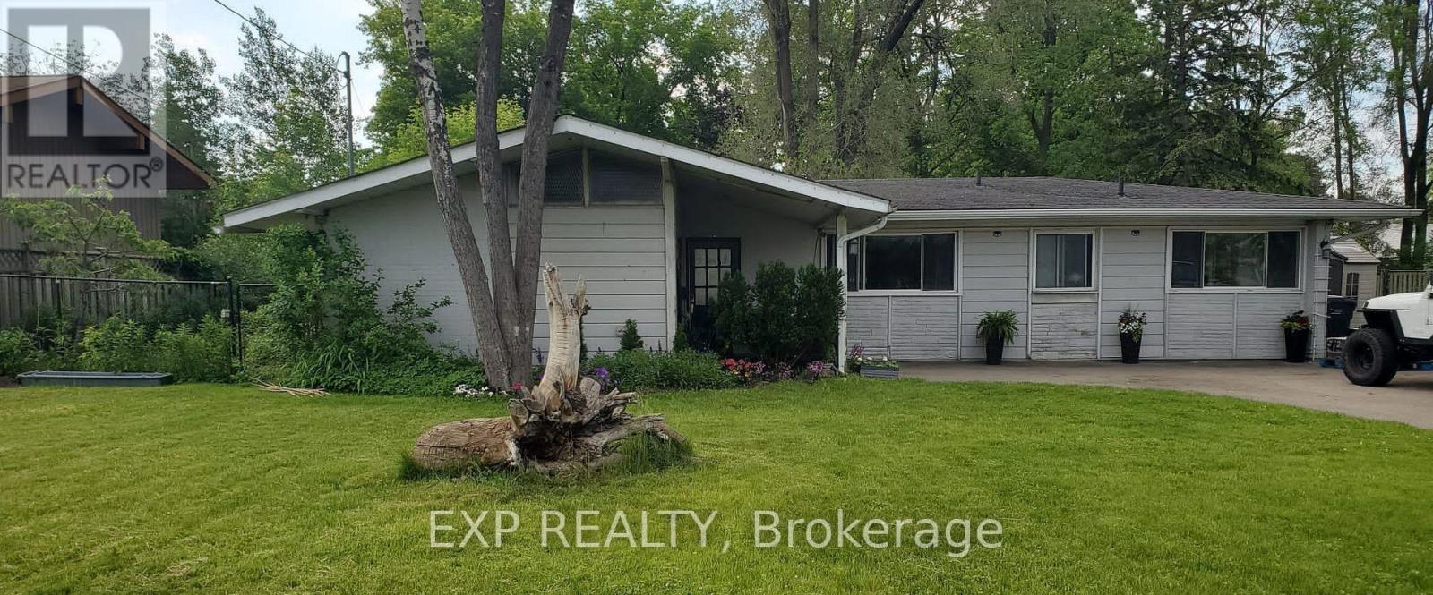 MLS® listing #30416840 for sale located at 210 SOUTH SERVICE ROAD