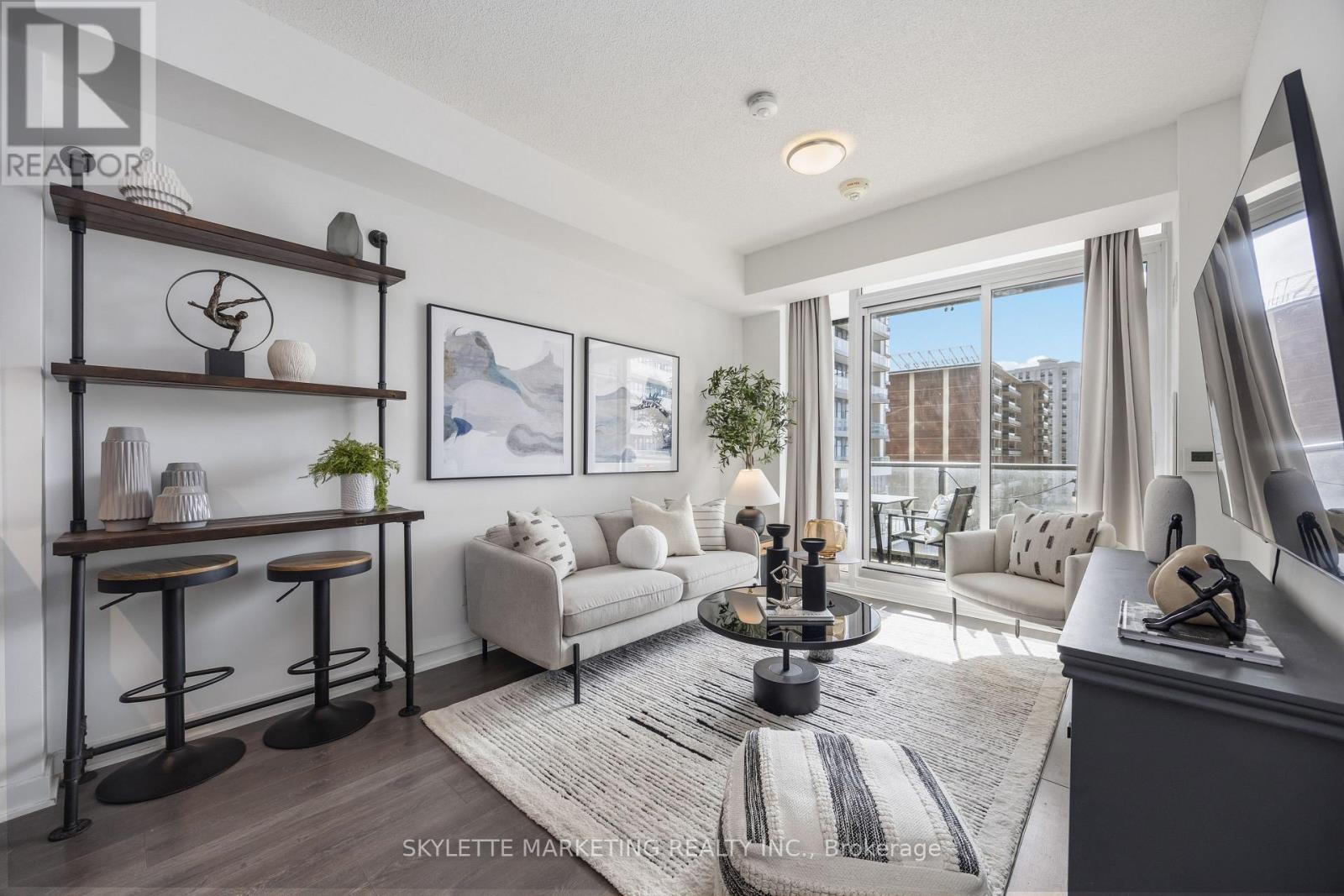 MLS® listing #30416892 for sale located at 414 - 38 FOREST MANOR ROAD