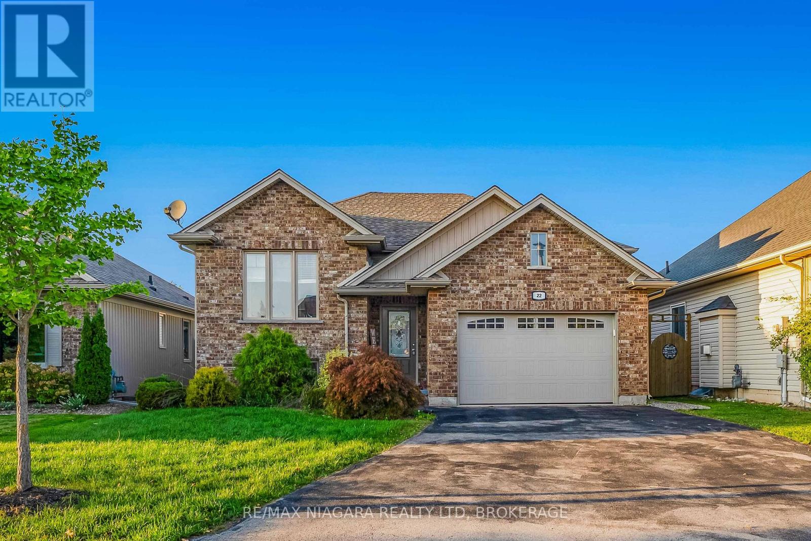 MLS® listing #30416906 for sale located at 22 HENLEY COURT
