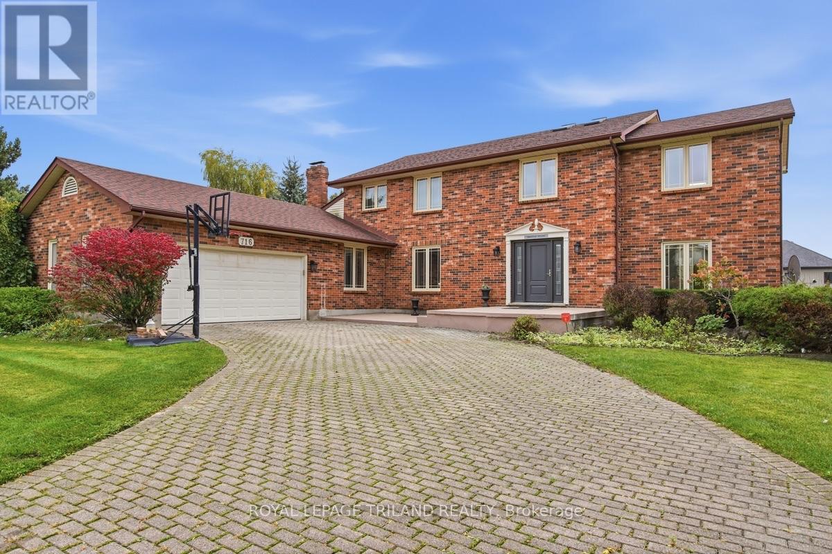 MLS® listing #30417204 for sale located at 716 FRANKLINWAY CRESCENT