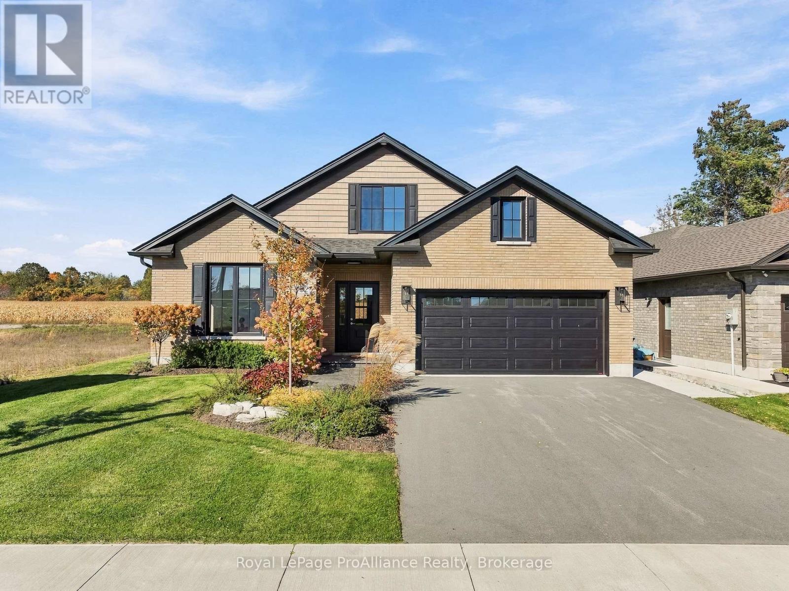 MLS® listing #30418815 for sale located at 52 BEACON DRIVE