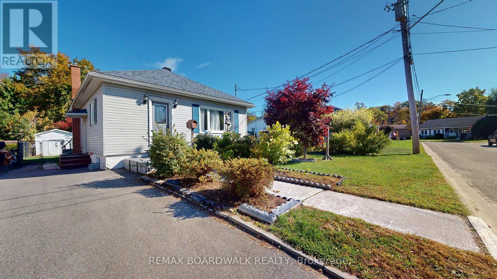 MLS® listing #30418834 for sale located at 31 WRIGHT CRESCENT