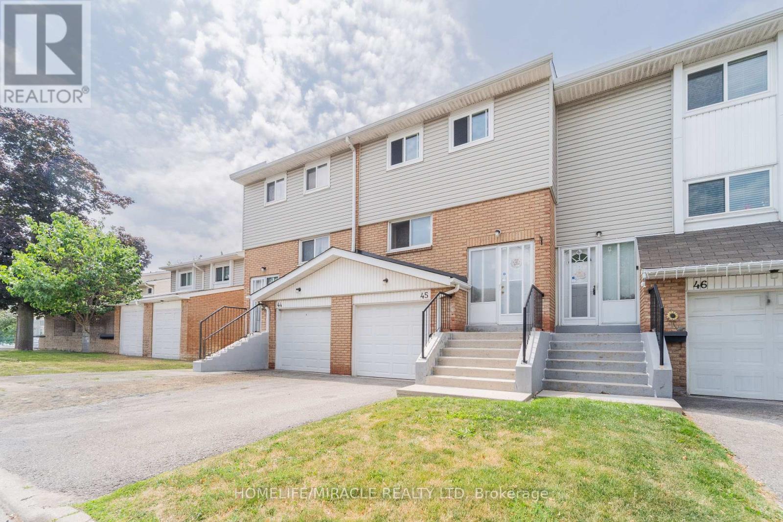 MLS® listing #30418954 for sale located at 45 LINCOLN COURT