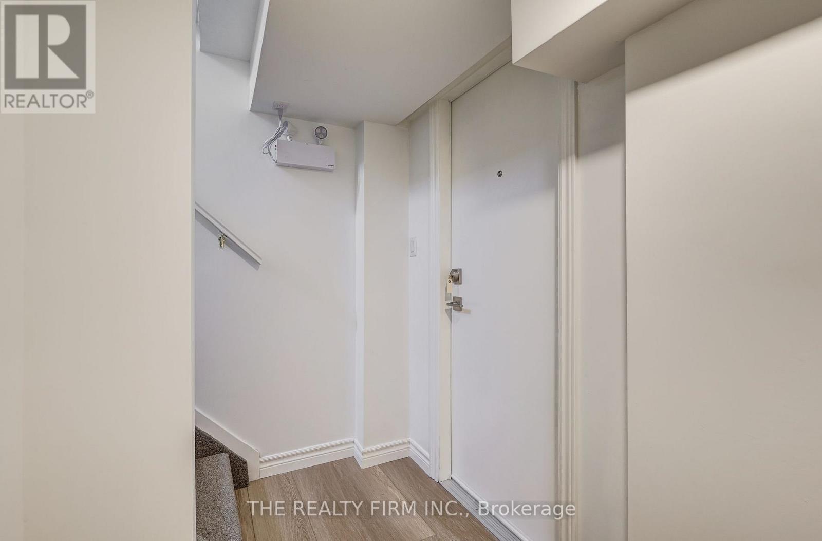 MLS® listing #30419058 for sale located at LOWER - 408 RIDGEWOOD CRESCENT