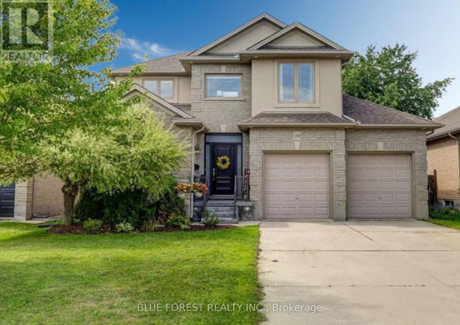 MLS® listing #30419060 for sale located at 2058 WESTPOINT HEIGHTS