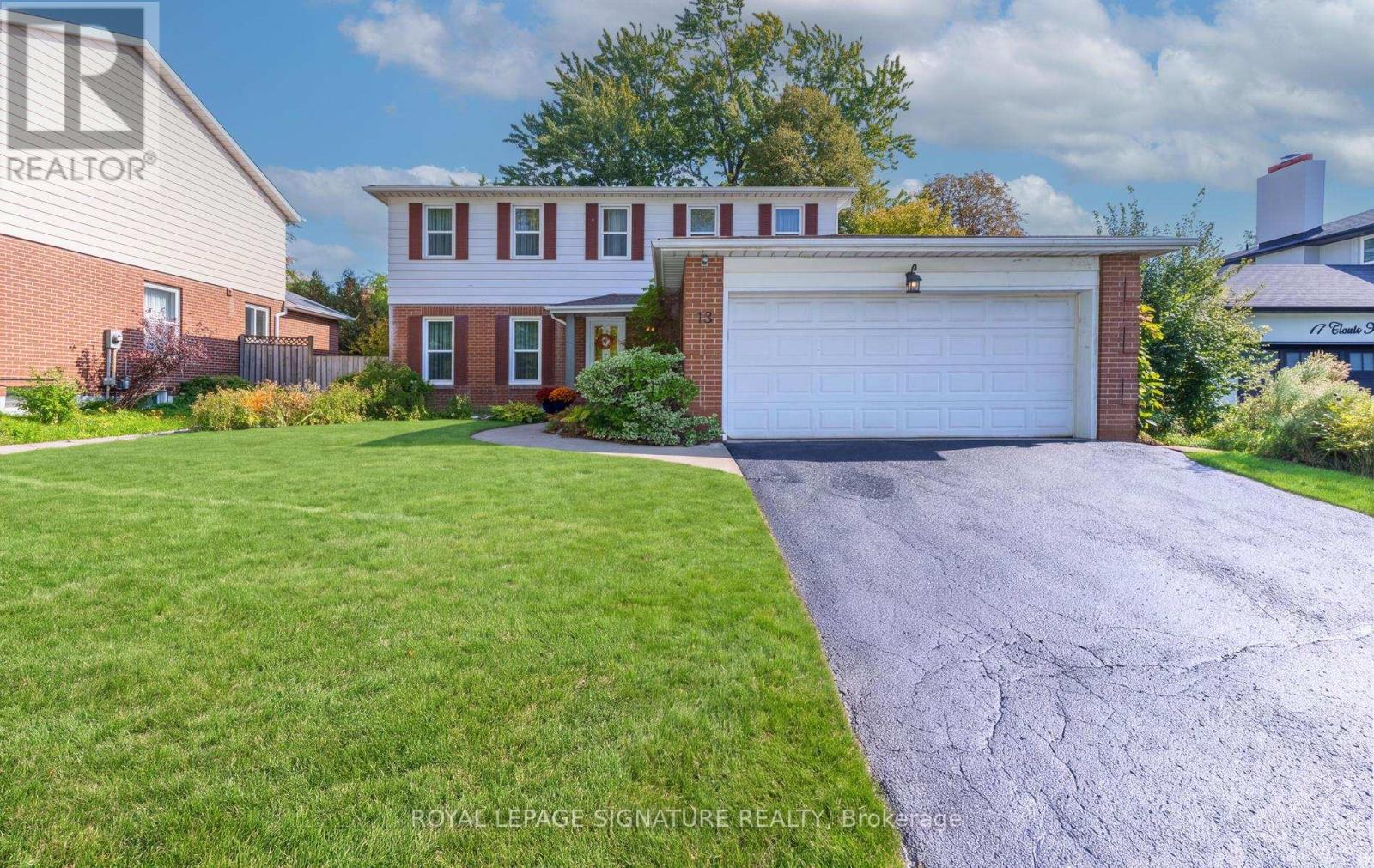 MLS® listing #30419128 for sale located at 19 CASTLE HILL DRIVE
