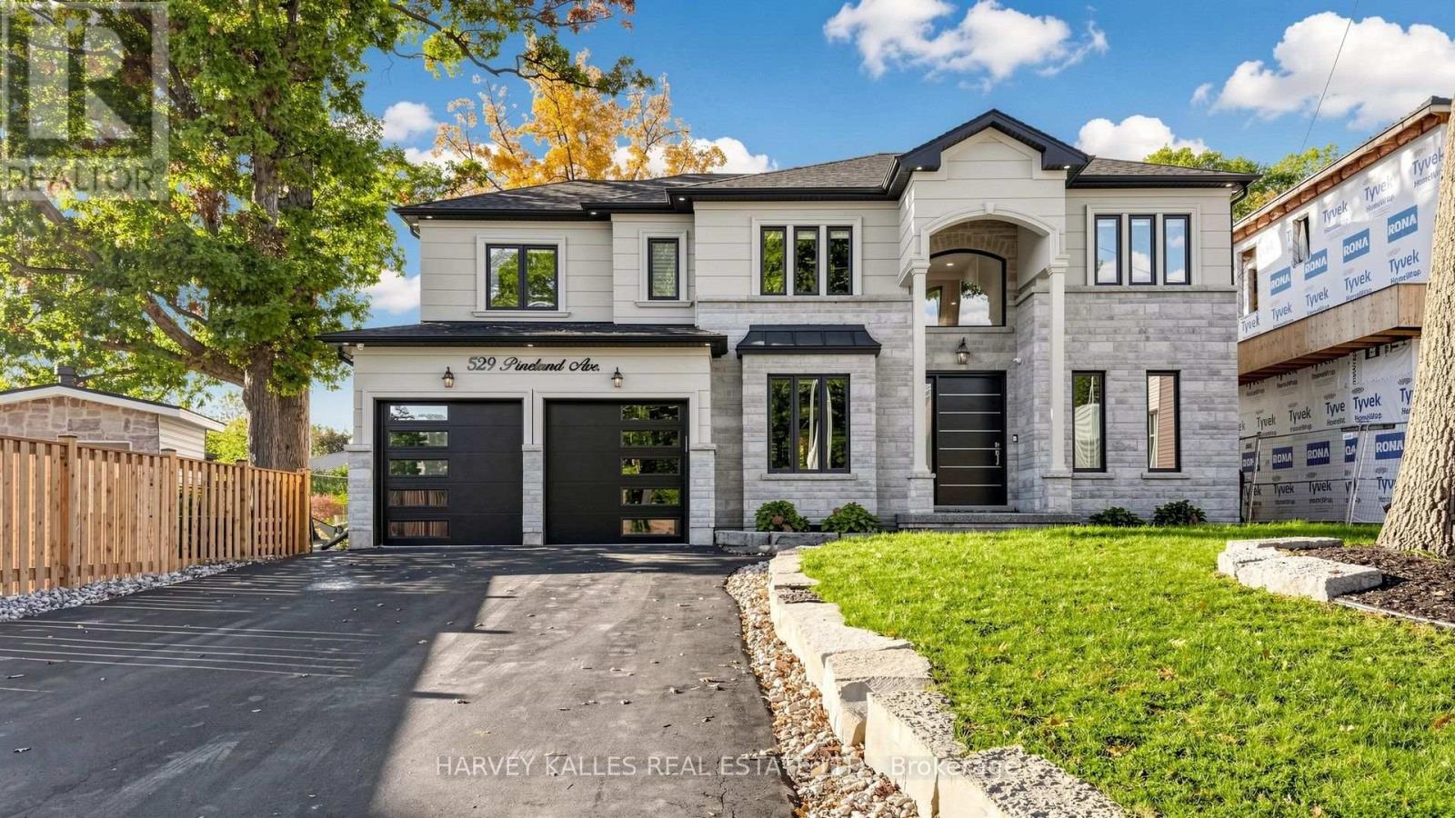 MLS® listing #30421969 for sale located at 529 PINELAND AVENUE
