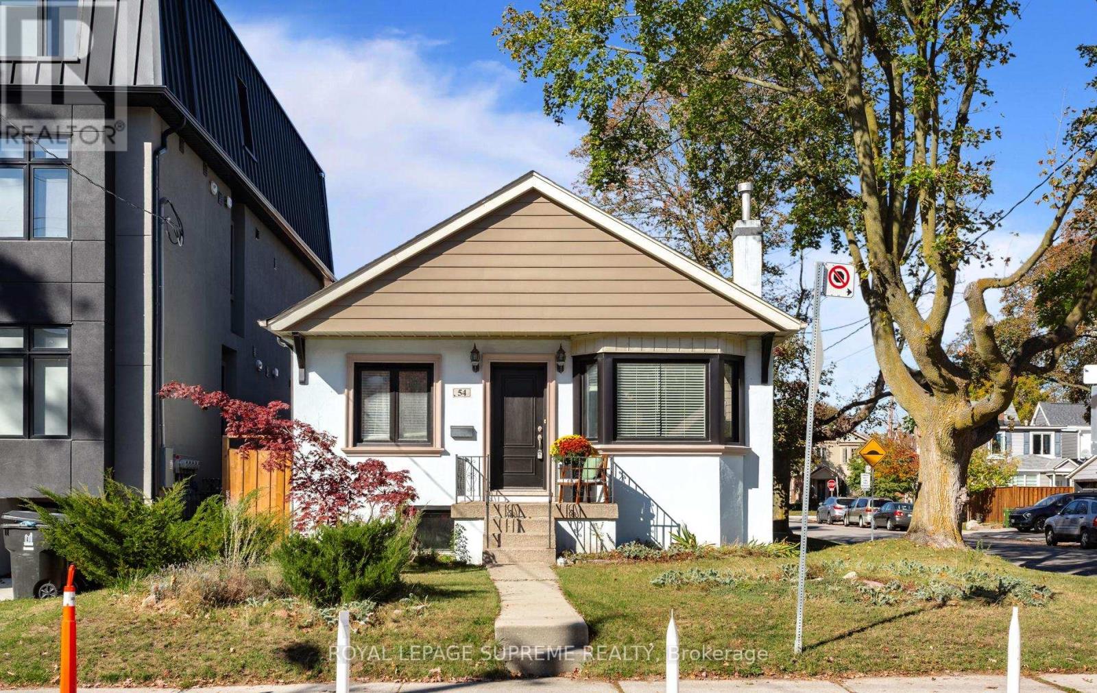 MLS® listing #30422195 for sale located at 54 EAST DRIVE