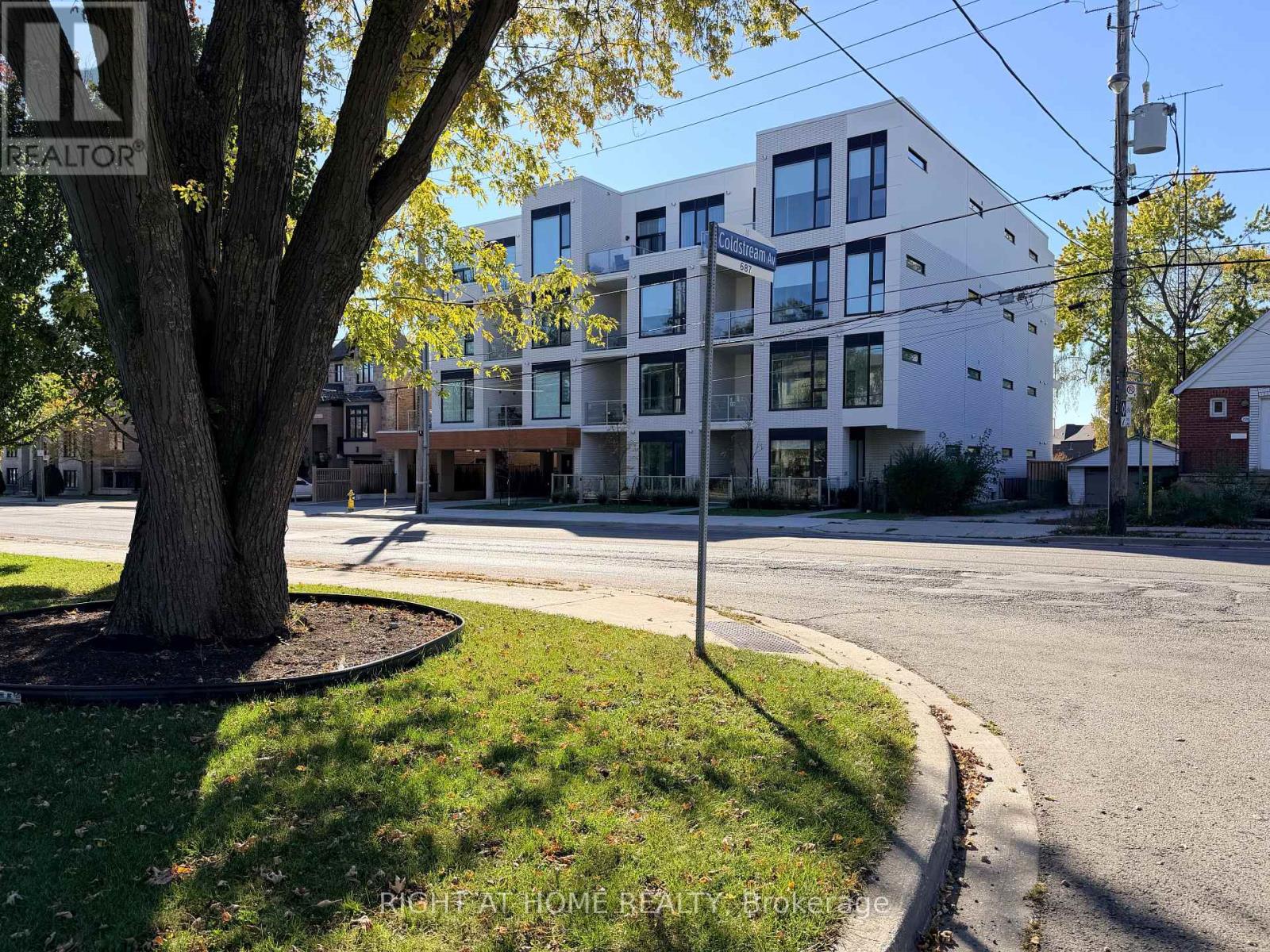 MLS® listing #30422645 for sale located at 207 - 722 MARLEE AVENUE
