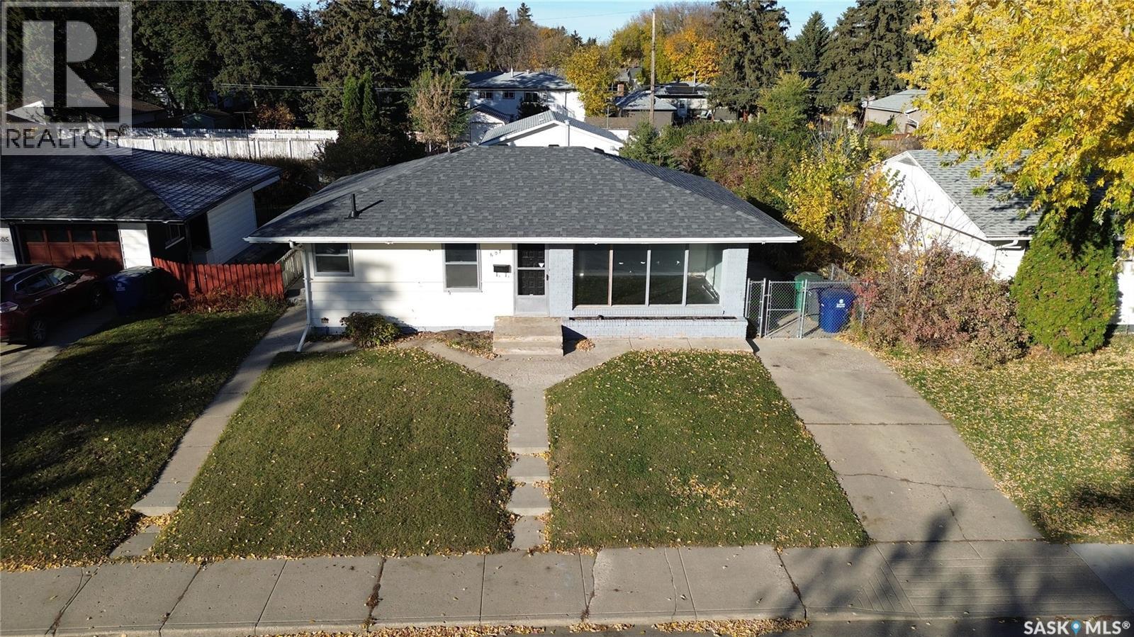 MLS® listing #30422893 for sale located at 607 Q AVENUE N