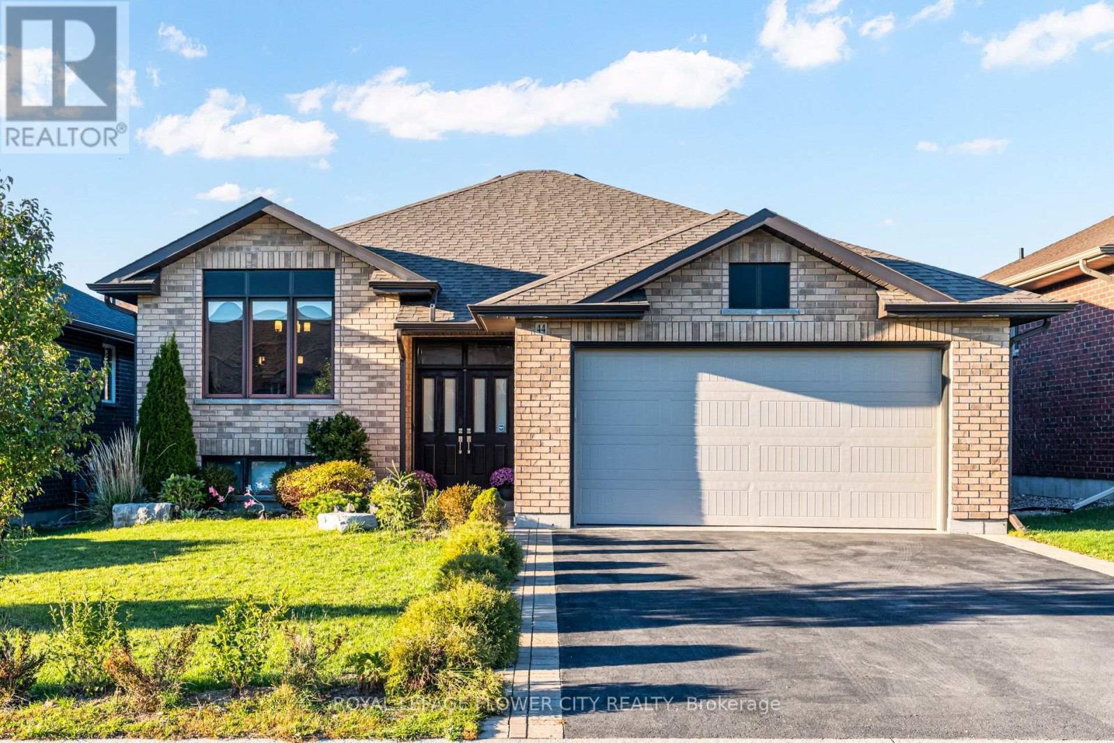 MLS® listing #30423117 for sale located at 44 LIBERTY CRESCENT