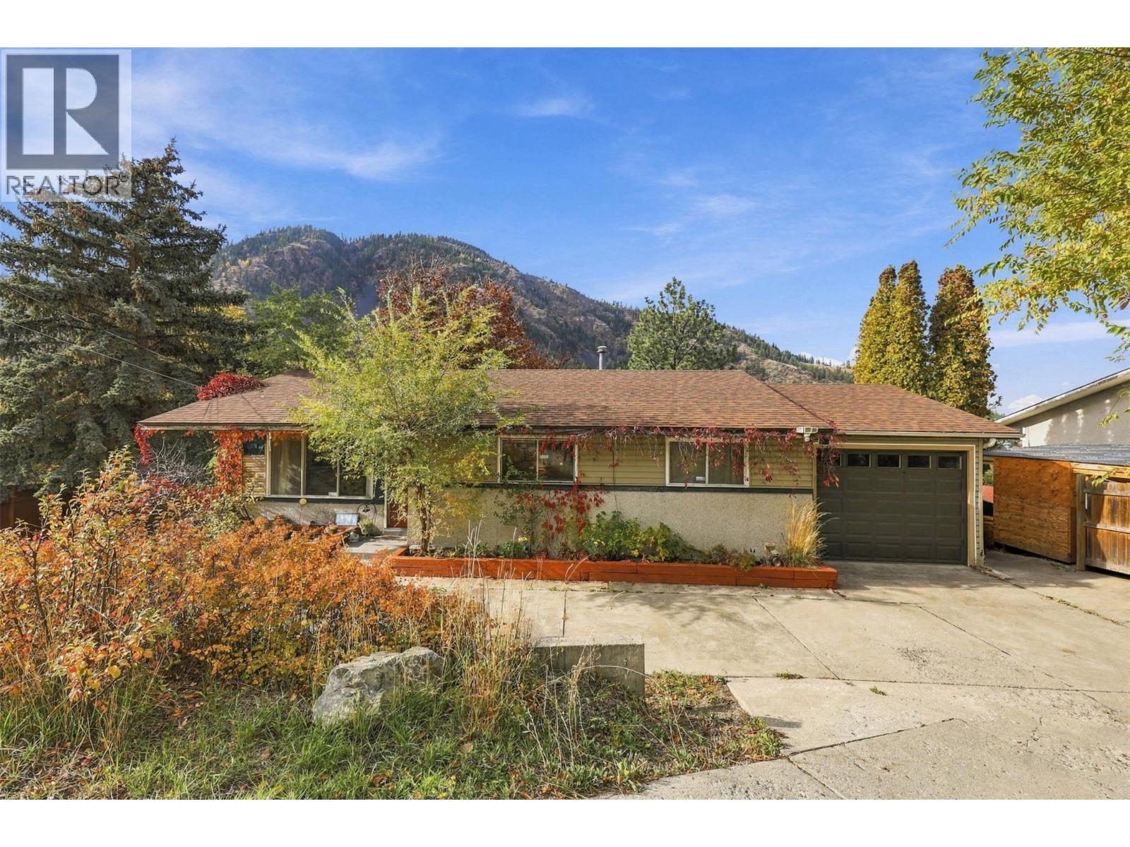 MLS® listing #30423312 for sale located at 1237 Highridge Drive