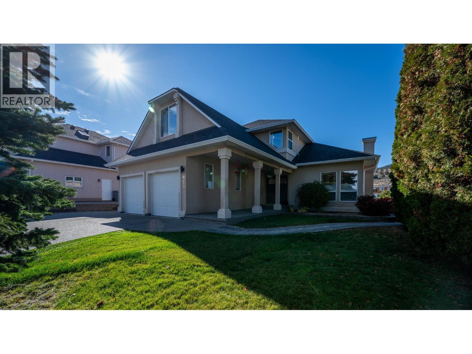 MLS® listing #30424549 for sale located at 979 Regent Crescent