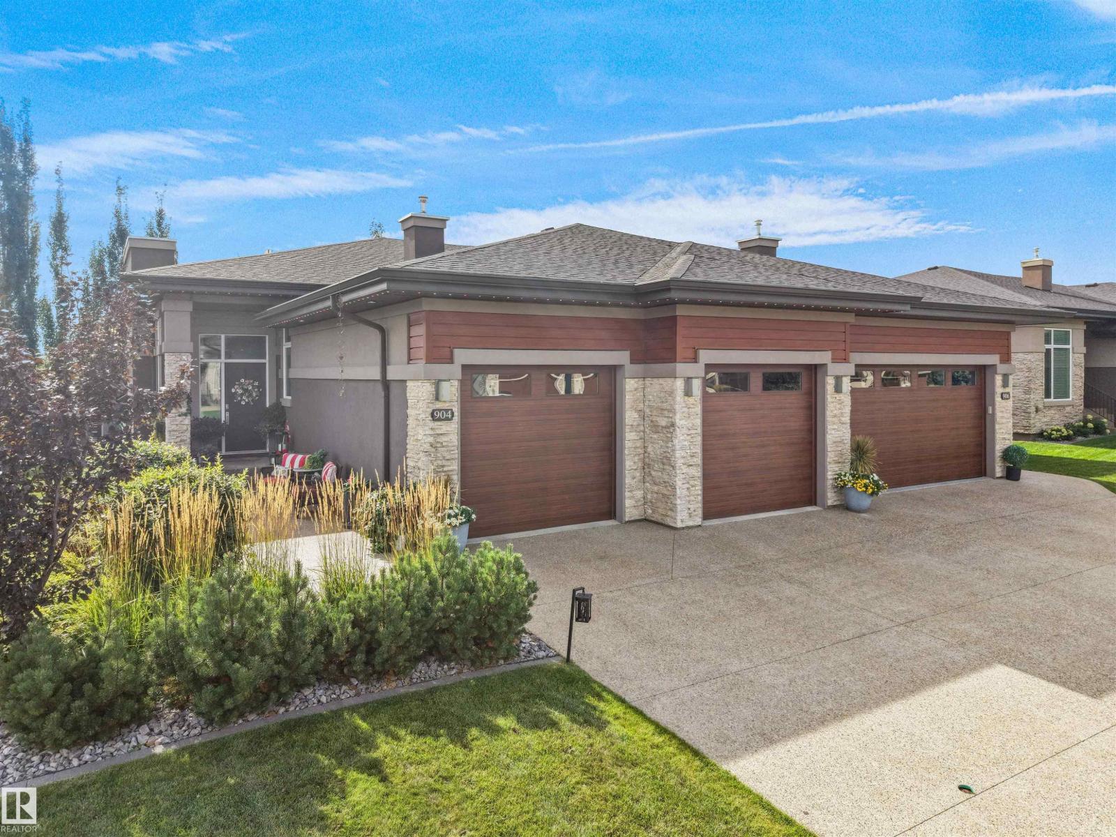 MLS® listing #30425570 for sale located at 904 WOOD PL NW