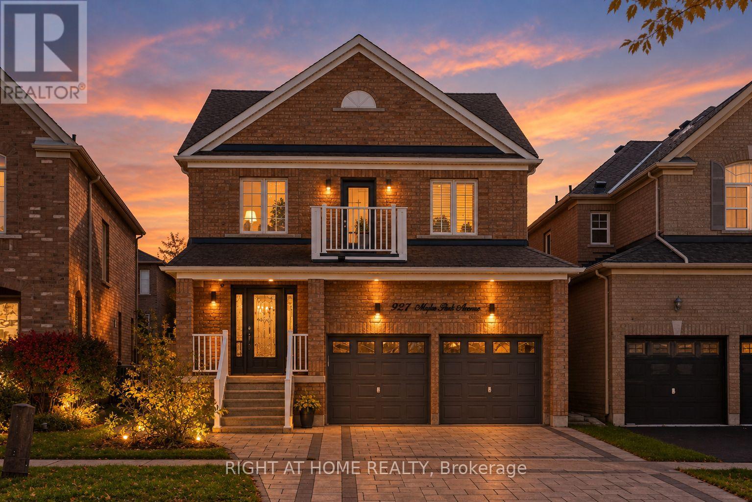 MLS® listing #30426328 for sale located at 921 MILLER PARK AVENUE