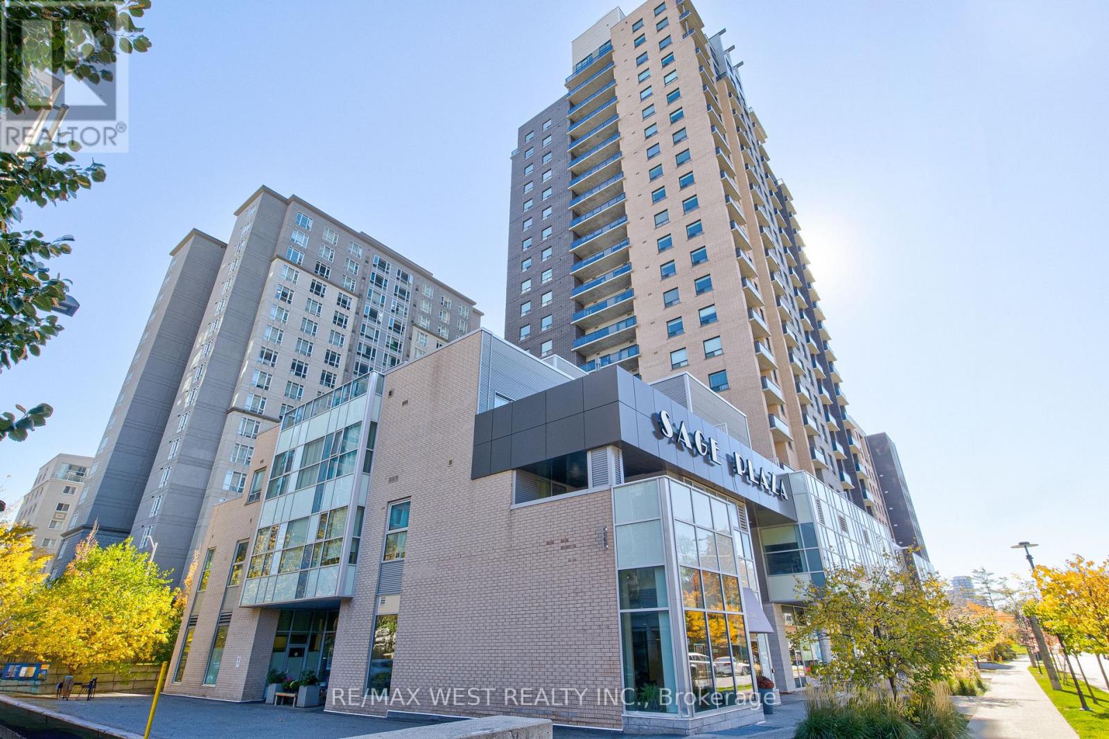 MLS® listing #30428076 for sale located at 215 - 318 SPRUCE STREET