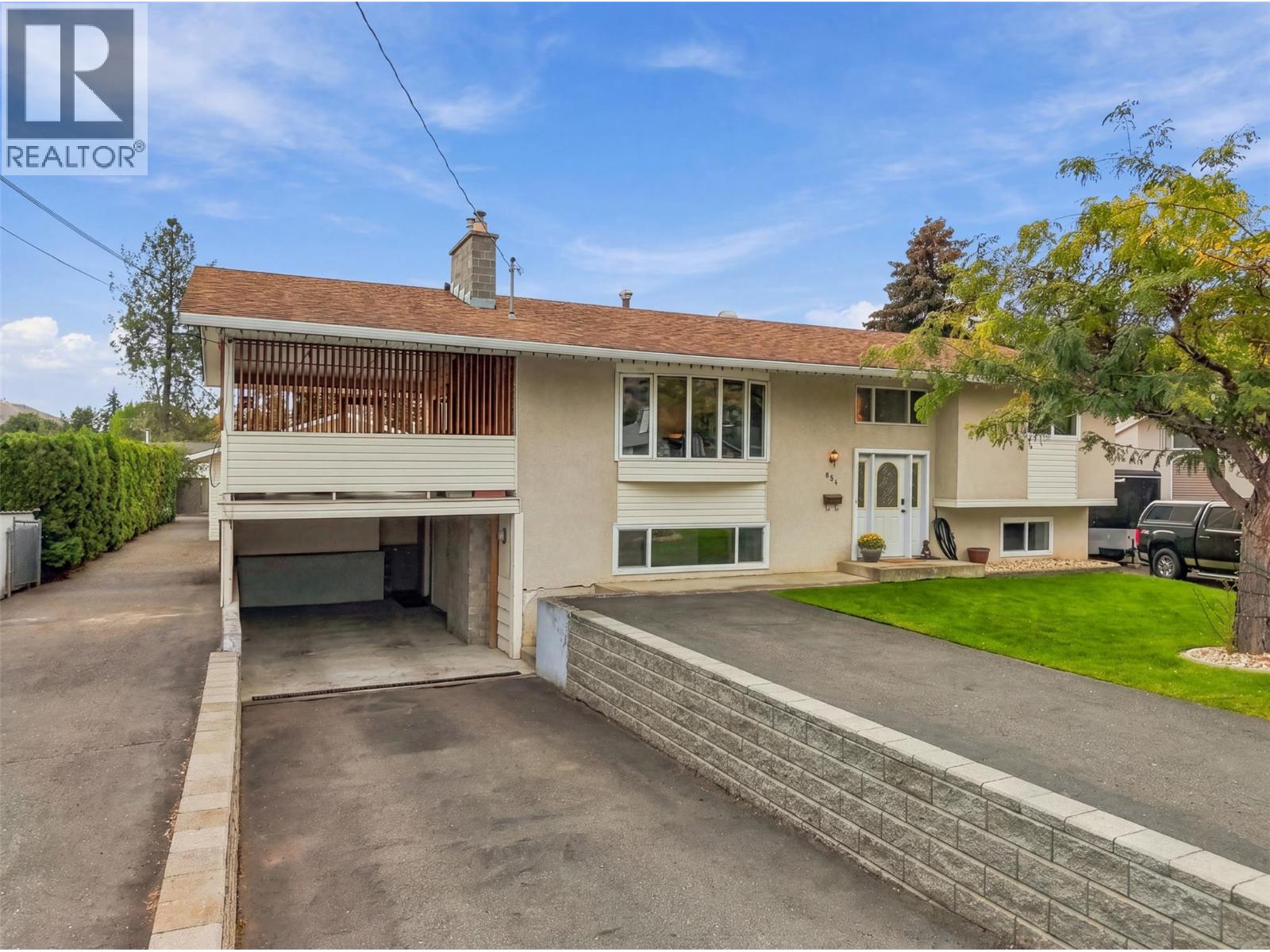 MLS® listing #30428709 for sale located at 851 Sumac Place