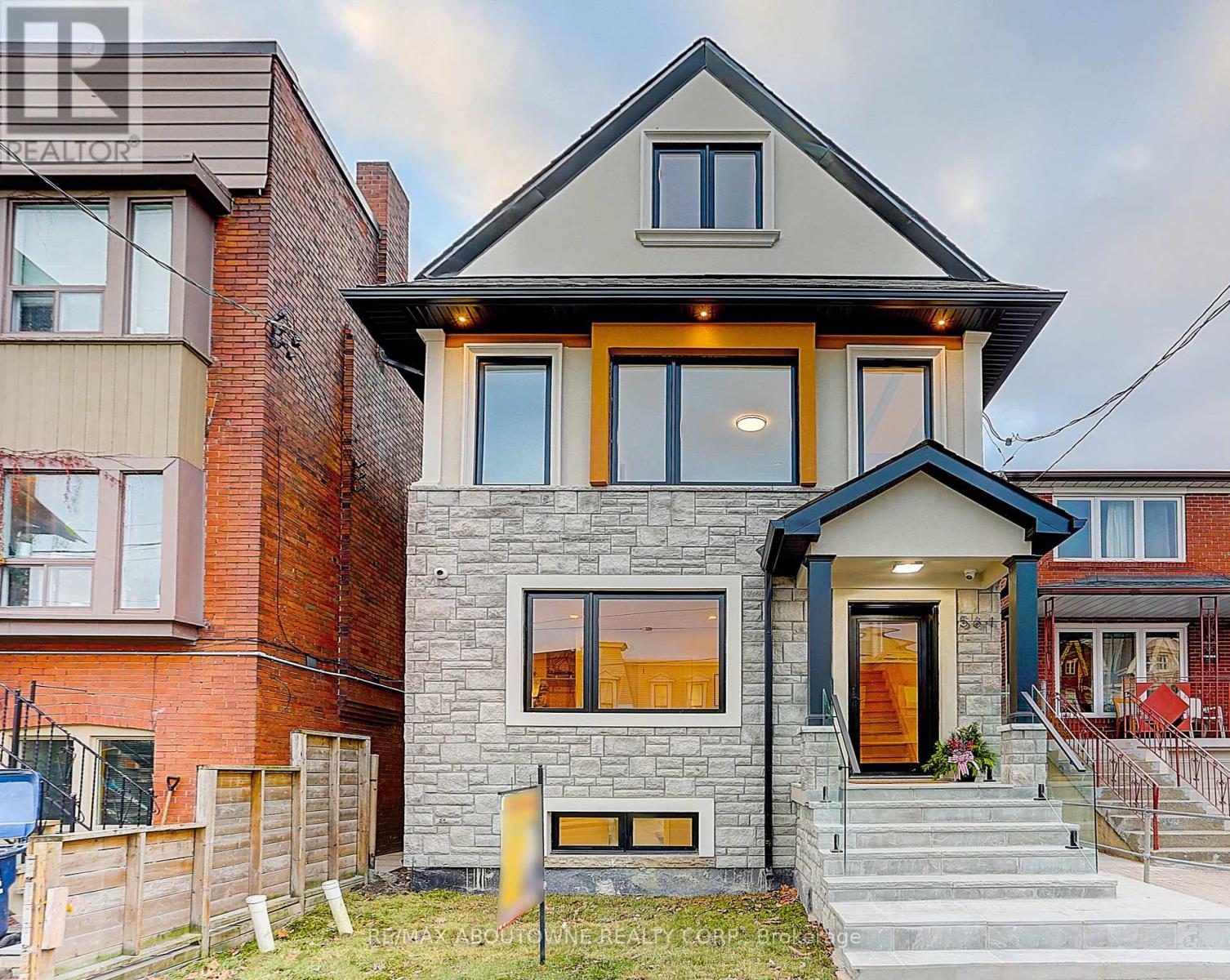 MLS® listing #30428795 for sale located at 564 DUFFERIN STREET