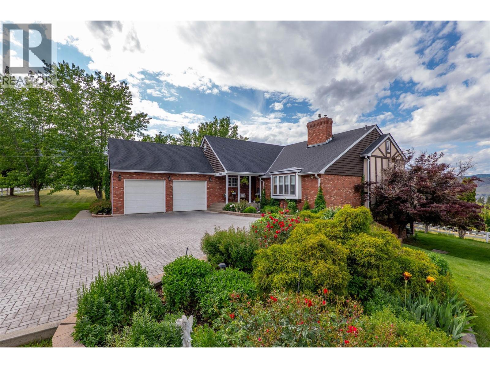 MLS® listing #30429757 for sale located at 6450 Meadowland Crescent S