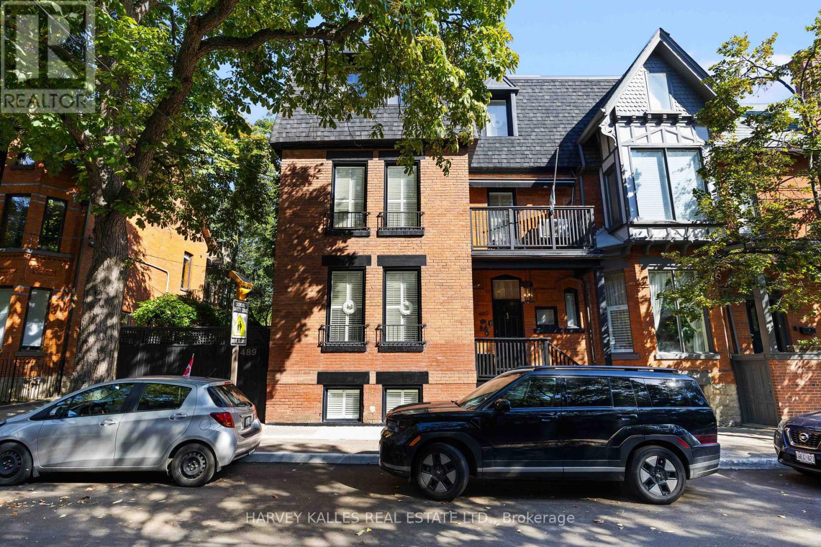 MLS® listing #30429927 for sale located at 489 ONTARIO STREET