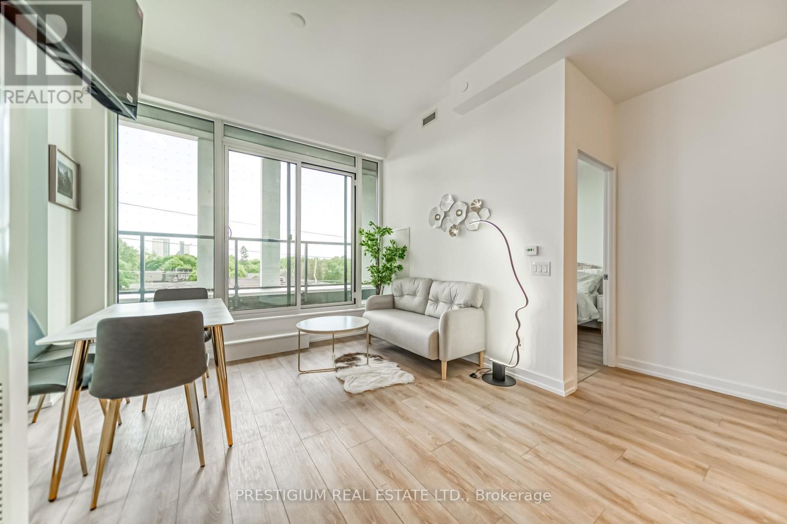 MLS® listing #30431317 for sale located at 303 - 500 DUPONT STREET
