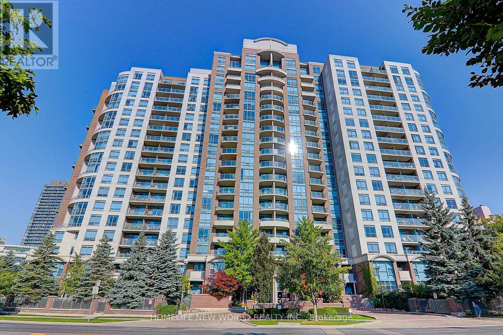 MLS® listing #30431327 for sale located at 111 - 233 BEECROFT ROAD