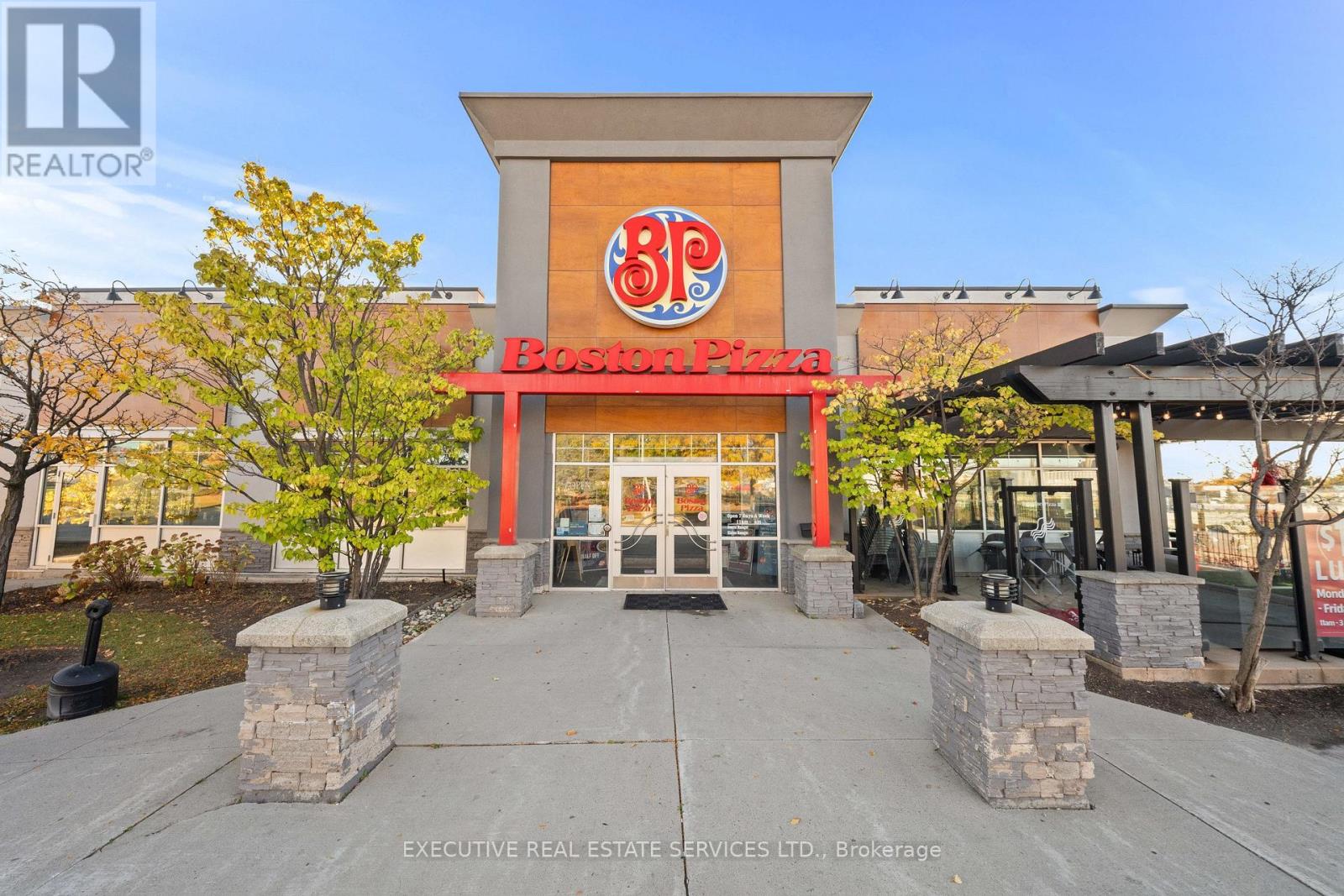 MLS® listing #30431344 for sale located at 3120 SOUTH SERVICE ROAD