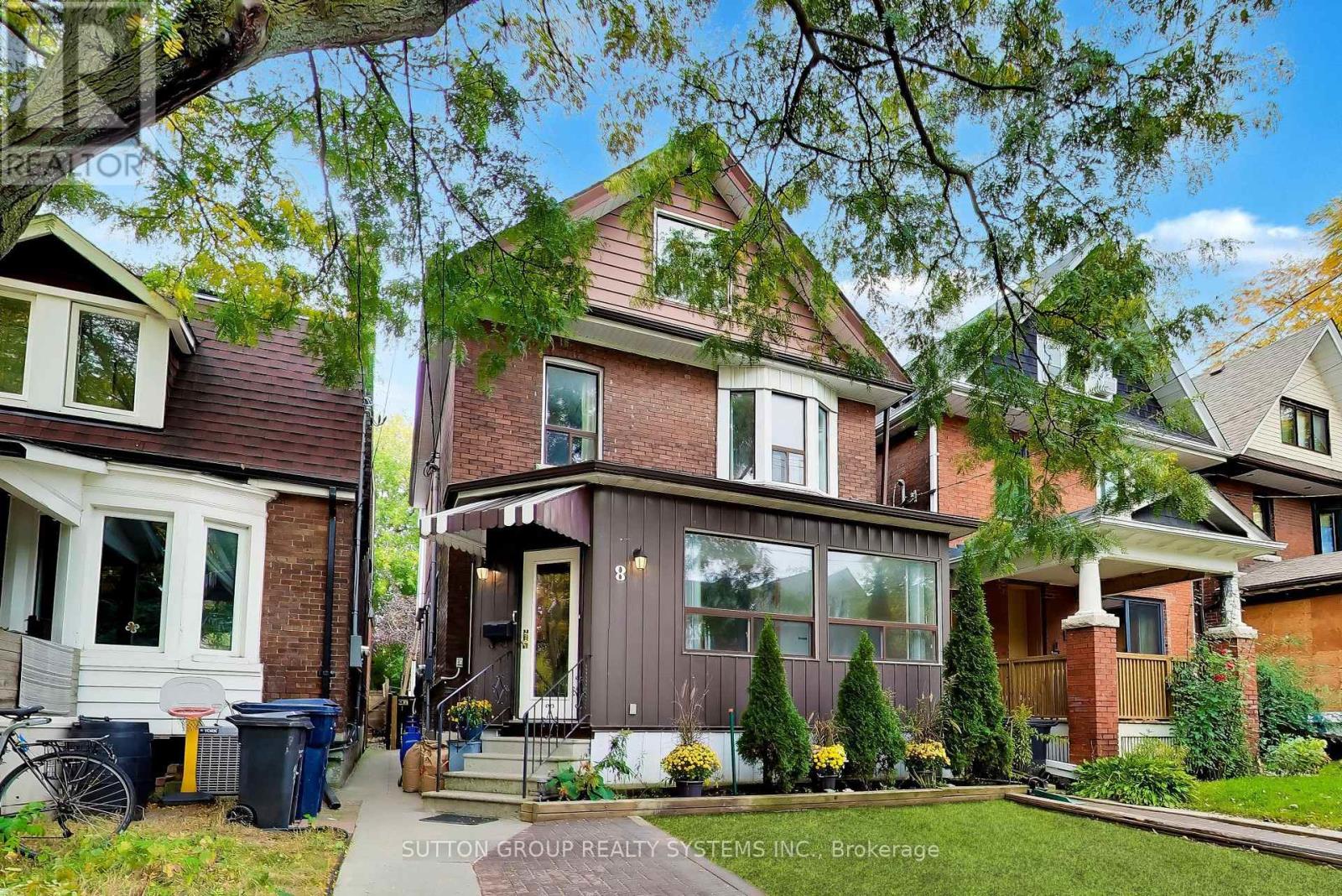 MLS® listing #30431367 for sale located at 8 ALHAMBRA AVENUE