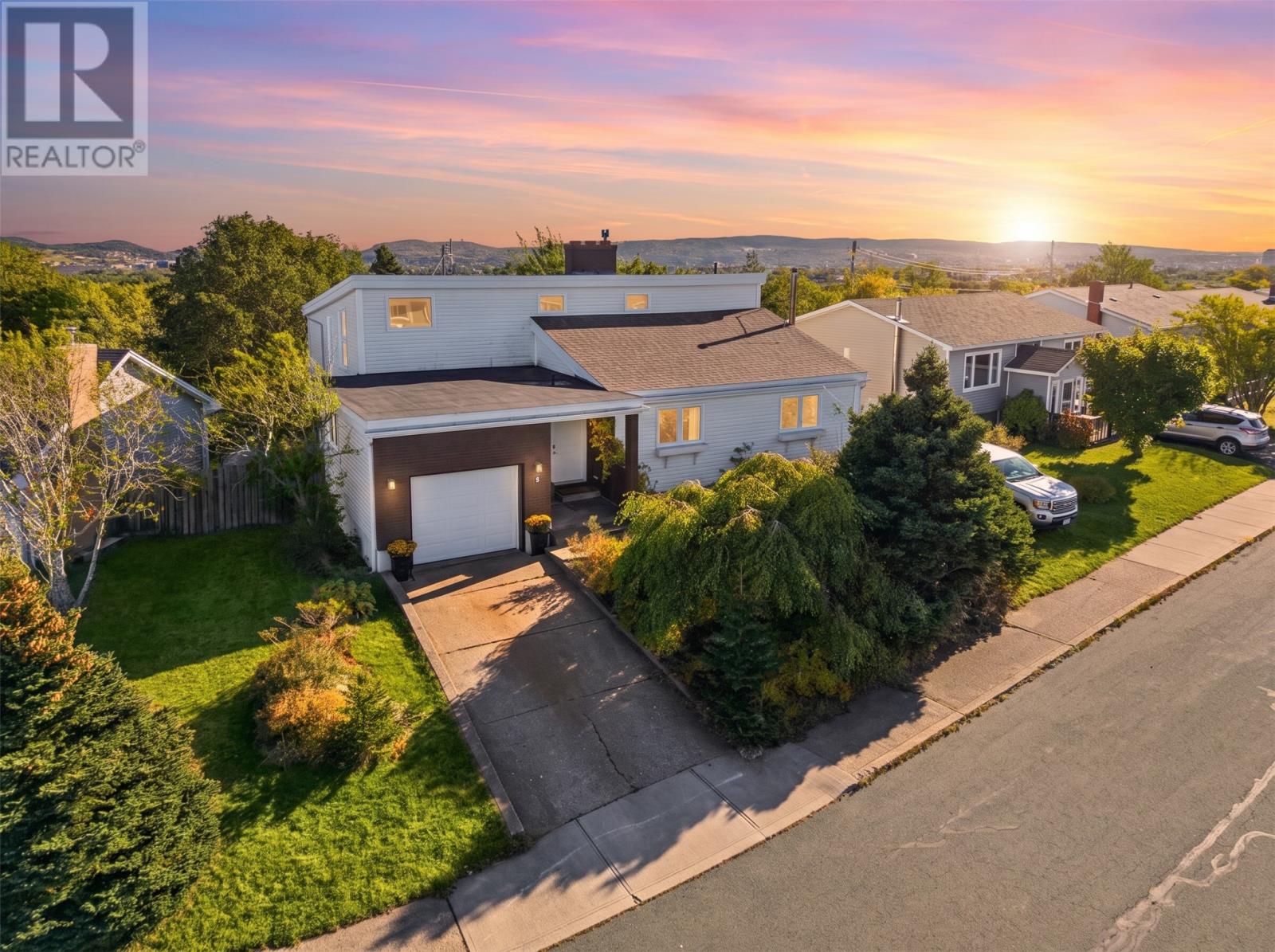 MLS® listing #30431588 for sale located at 7 Connemara Place