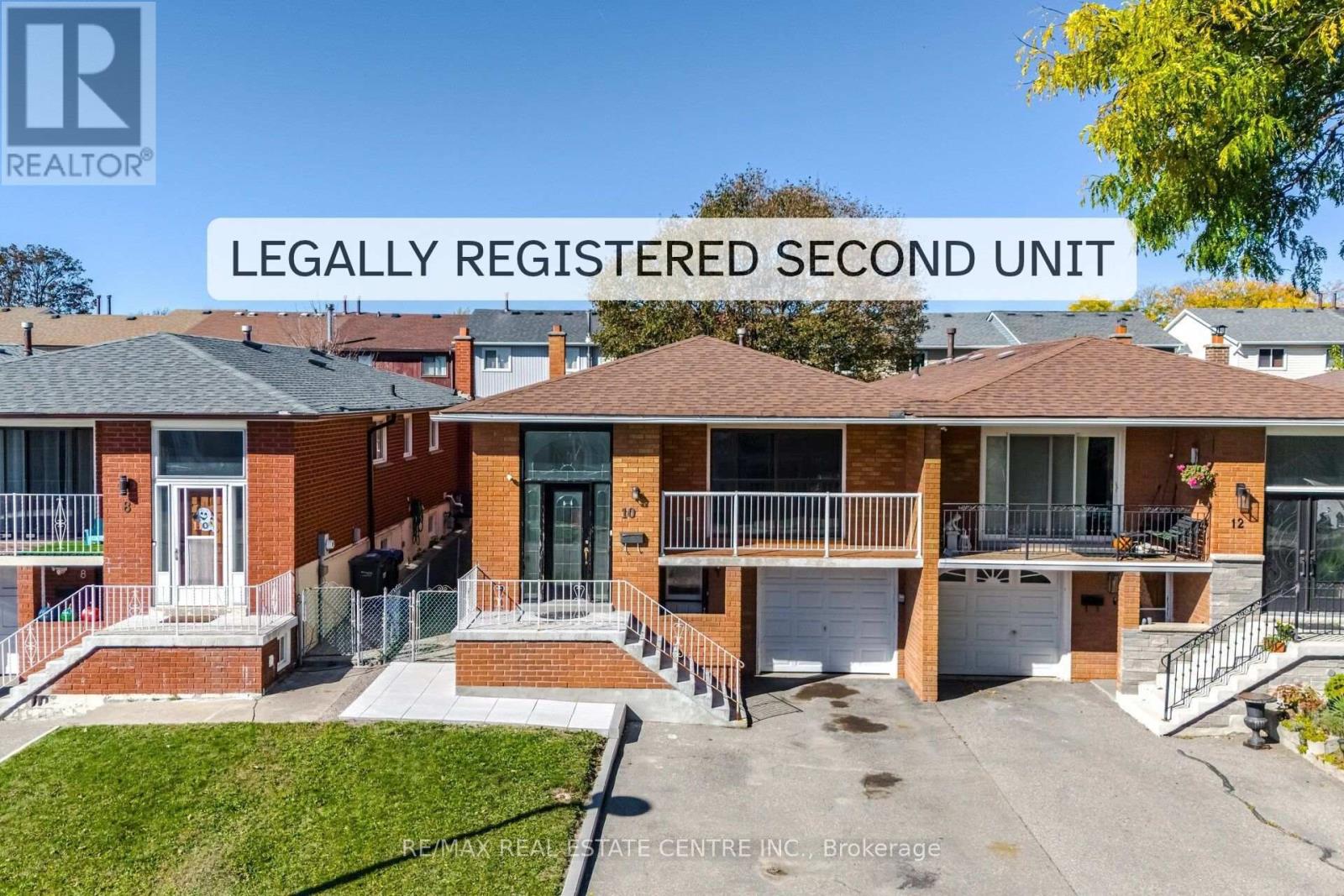 MLS® listing #30431653 for sale located at 10 MAJOR OAKS DRIVE