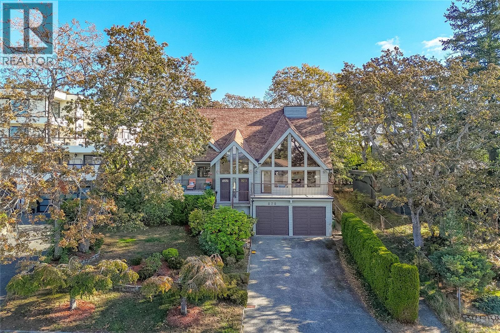 MLS® listing #30432686 for sale located at 878 Denford Cres