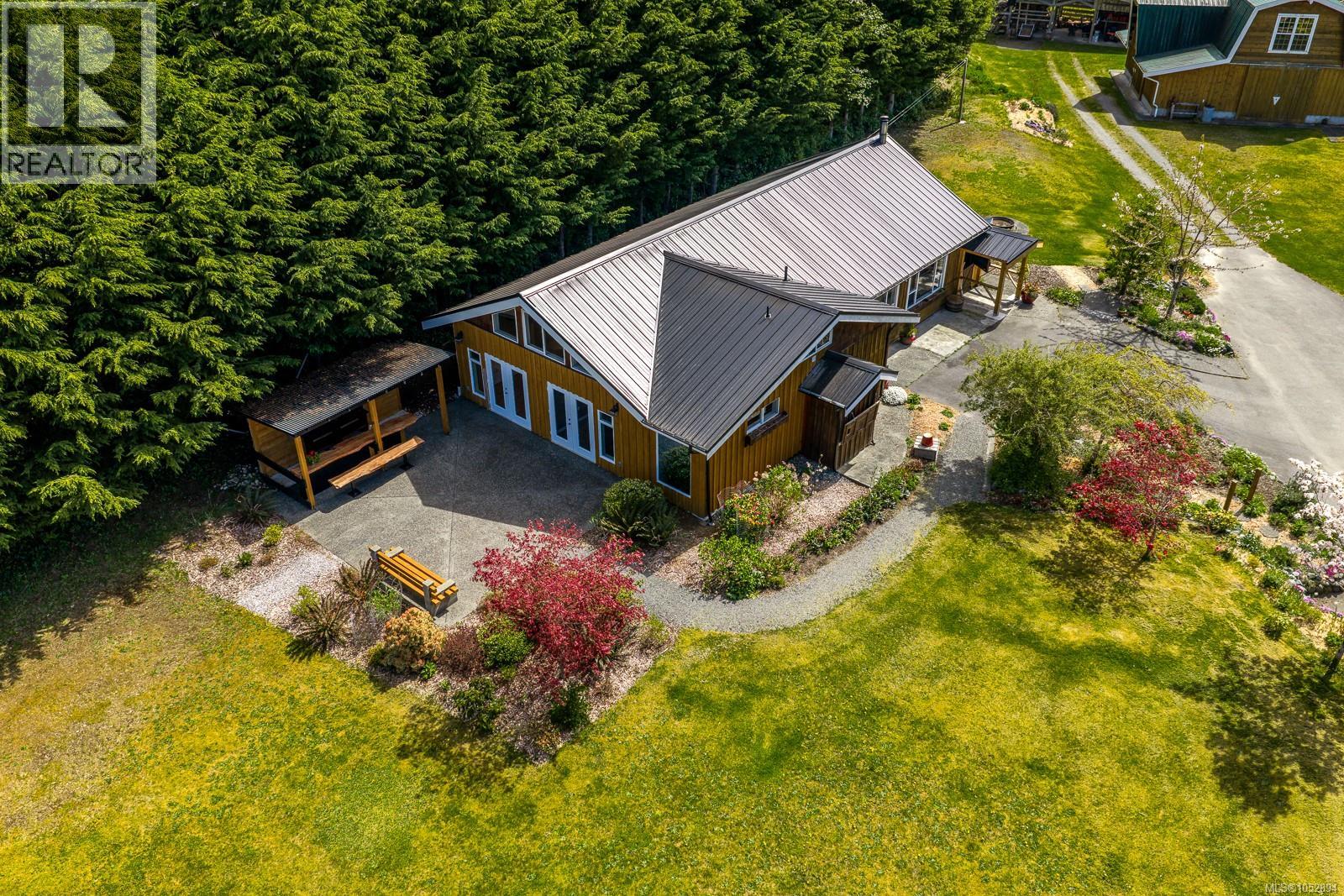 MLS® listing #30433278 for sale located at 885 Lanqvist Rd