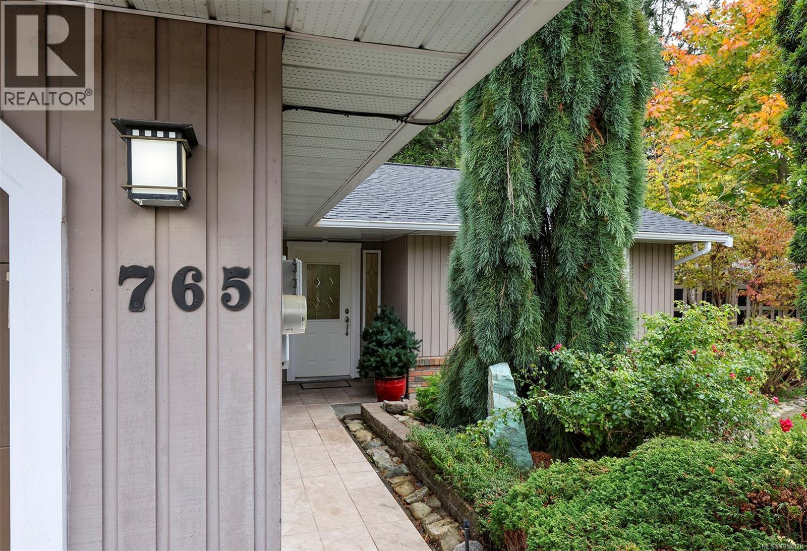 MLS® listing #30434570 for sale located at 765 Nicolls Dr