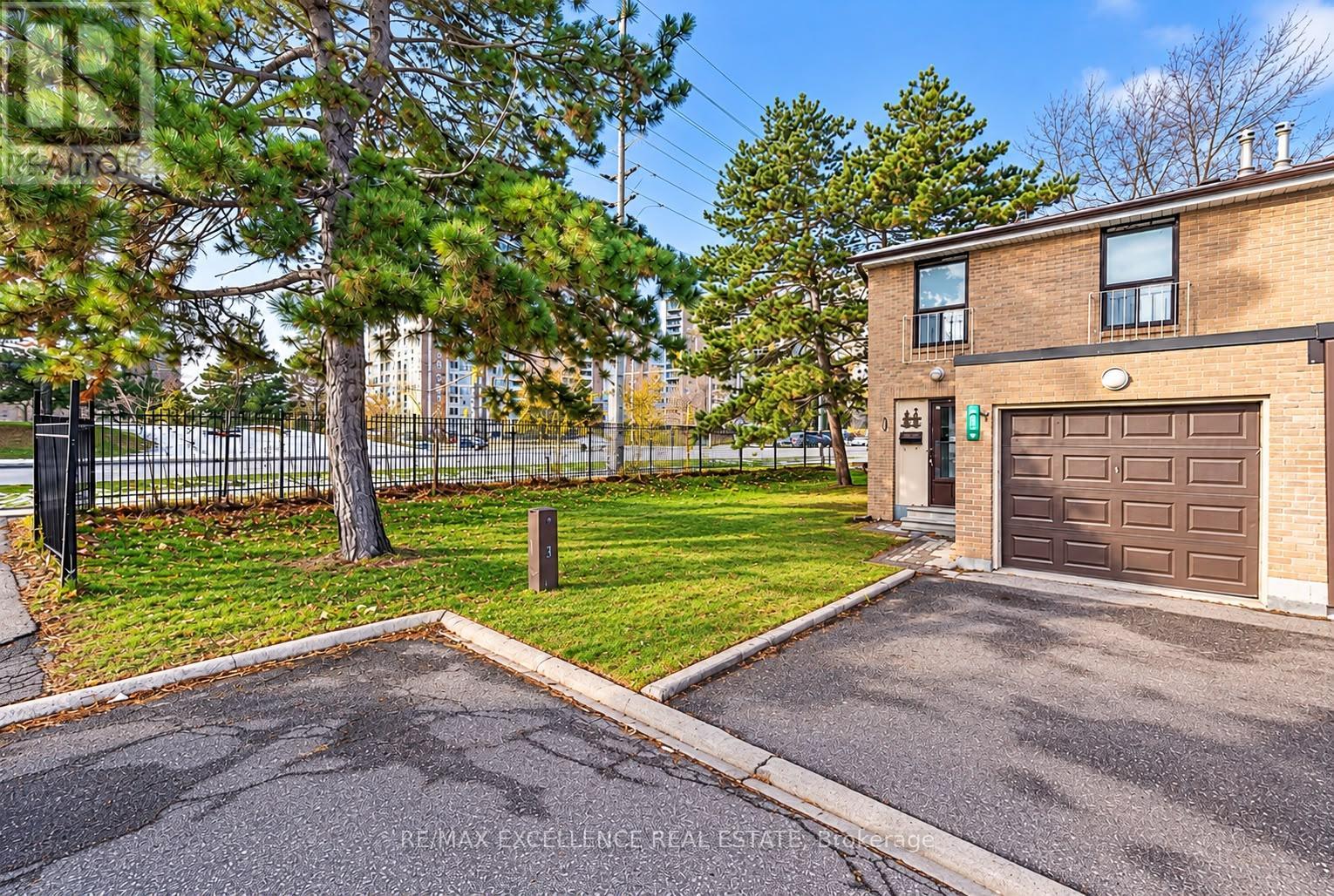 MLS® listing #30436091 for sale located at 88 FLEETWOOD CRESCENT