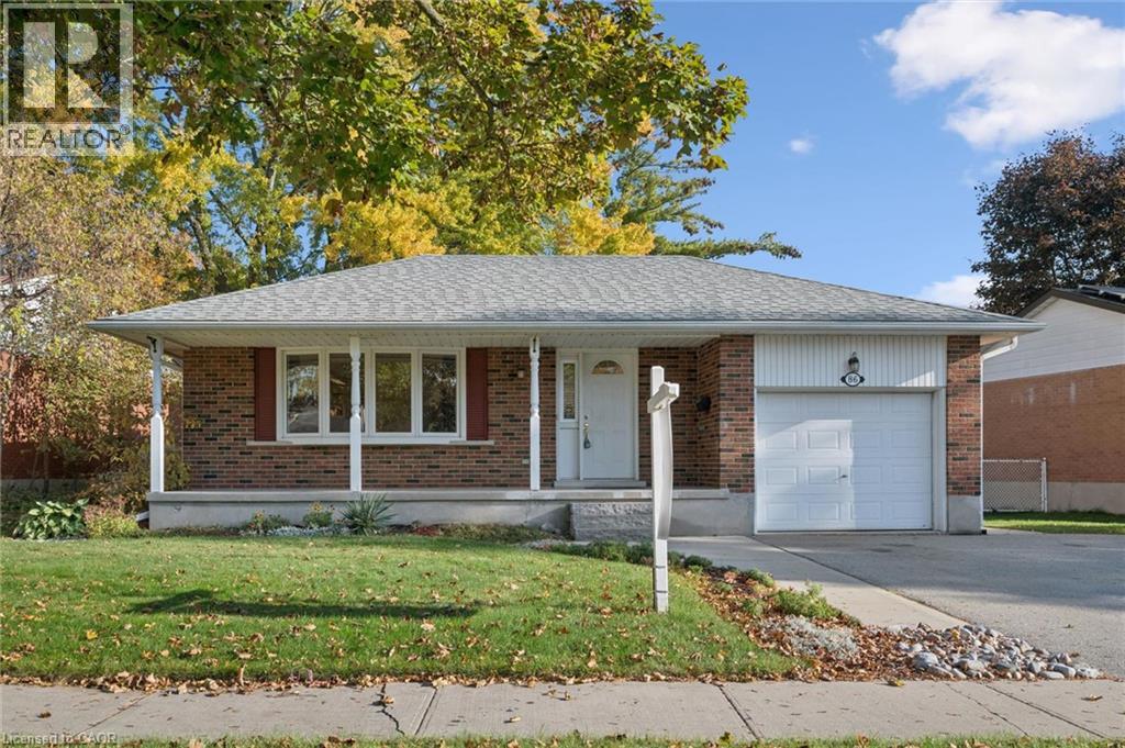 MLS® listing #30436286 for sale located at 86 LOWER CANADA Crescent