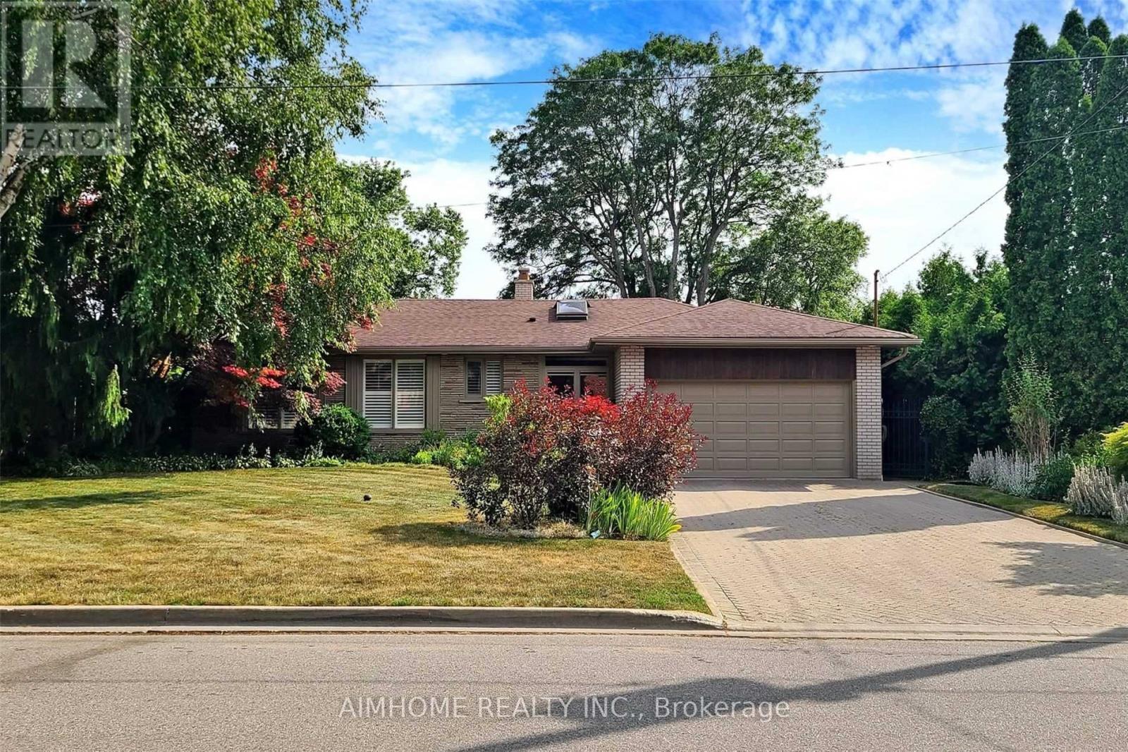 MLS® listing #30436533 for sale located at 103 ALAMOSA DRIVE