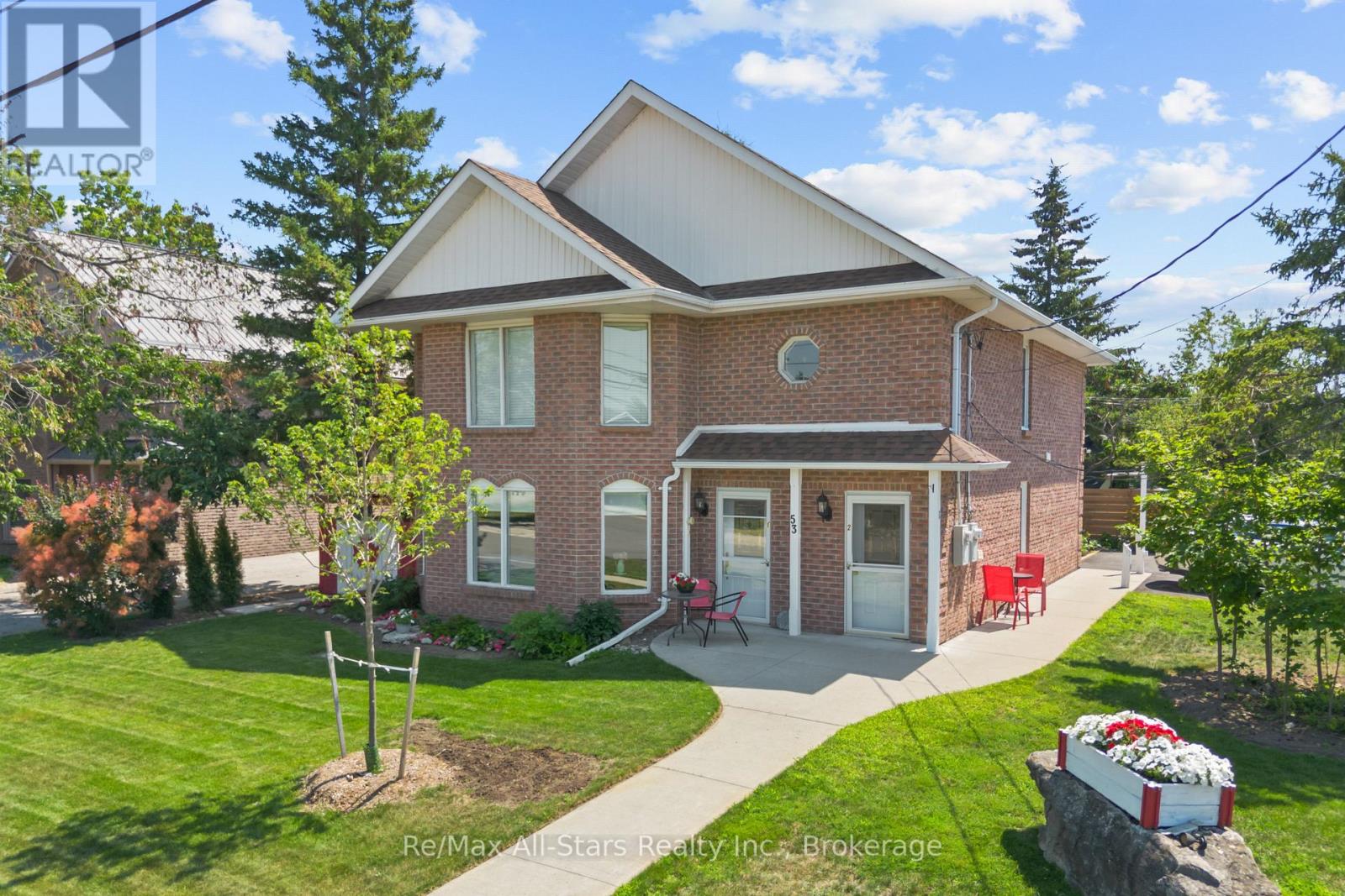 MLS® listing #30436937 for sale located at 2 - 53 HELEN STREET