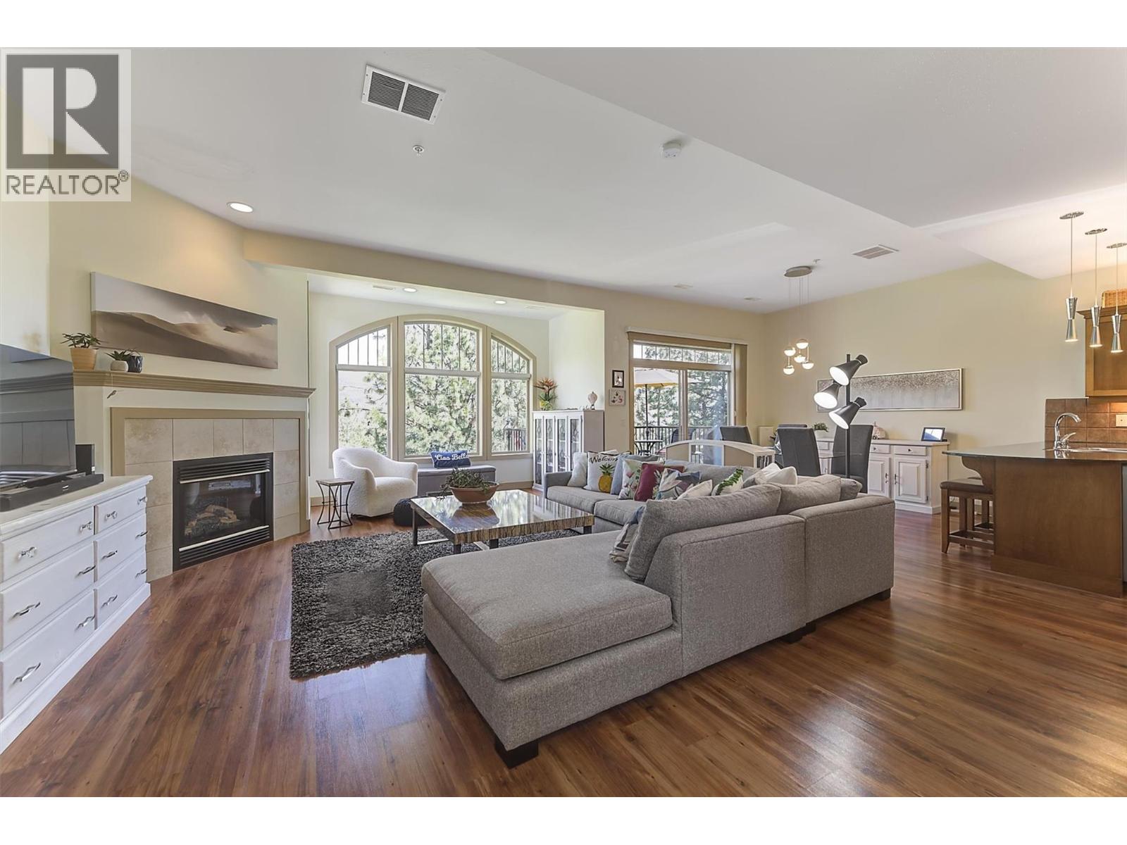 MLS® listing #30437257 for sale located at 1795 Country Club Road Unit# 206