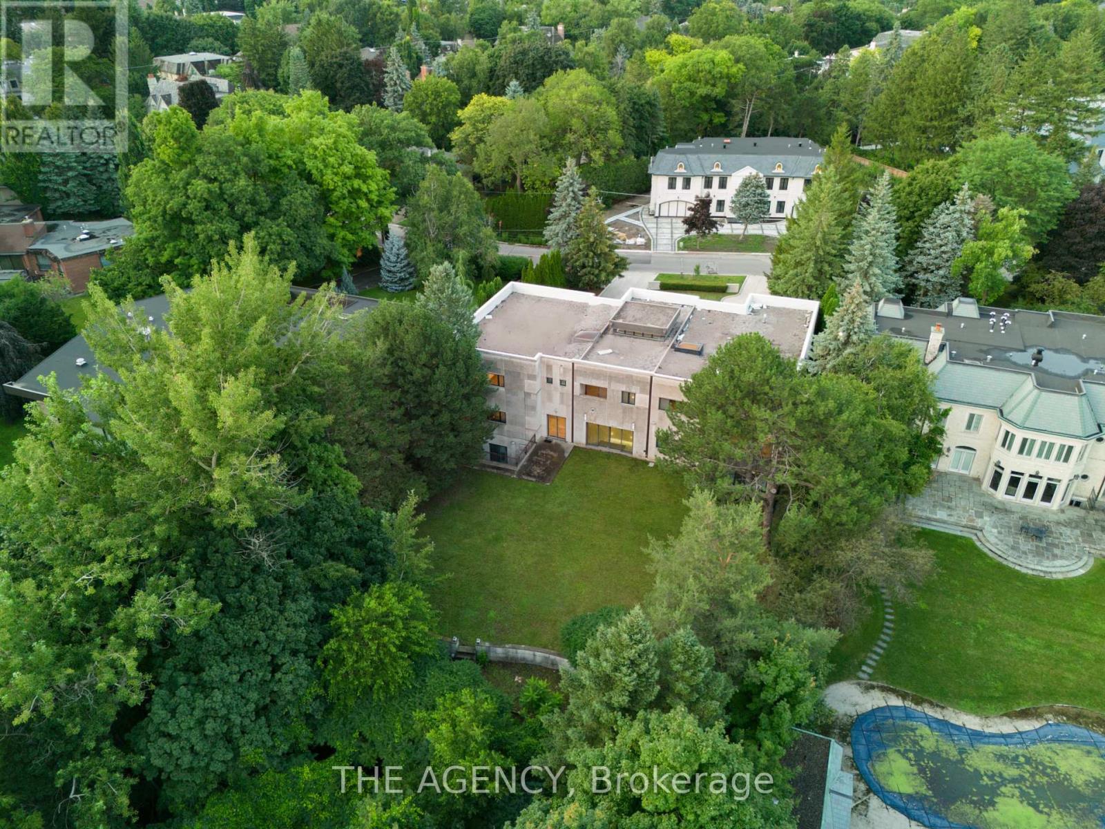 MLS® listing #30437500 for sale located at 23 BAYVIEW RIDGE